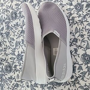 Adidas neo cloud foam womens size 9.5, slip on